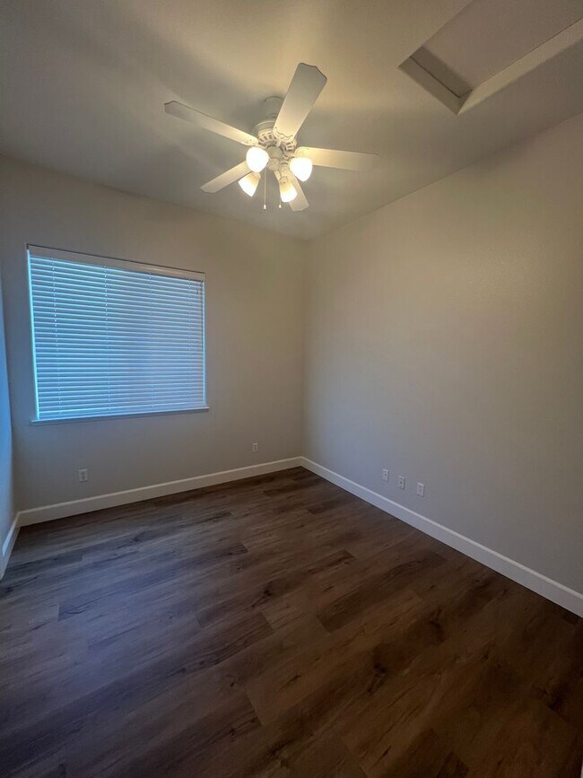 Building Photo - 721 Bluestone Cir