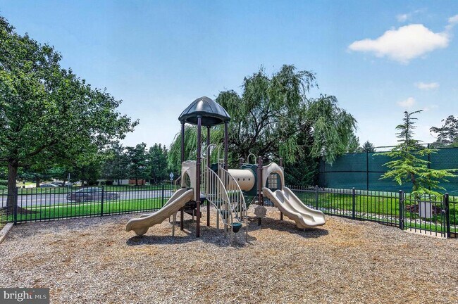 Building Photo - 967 Herons Run Ln