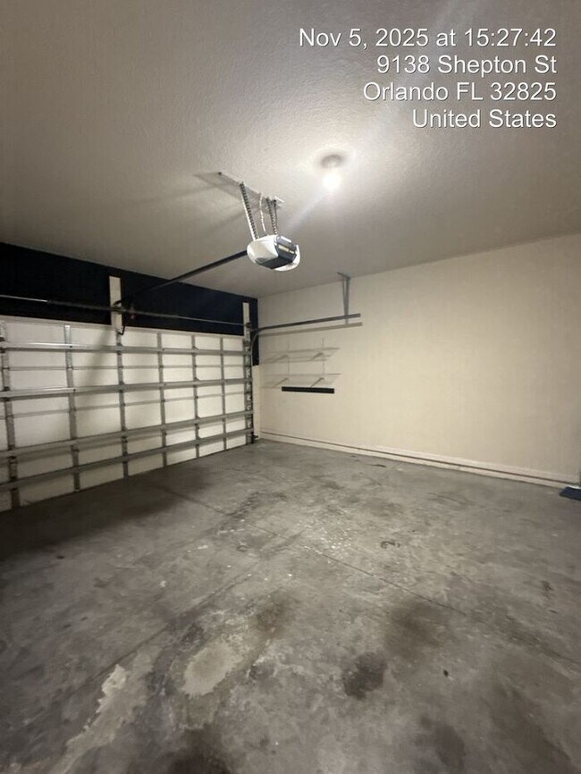 Building Photo - Beautiful Spacious 3 bed 2.5 bath Home in ...