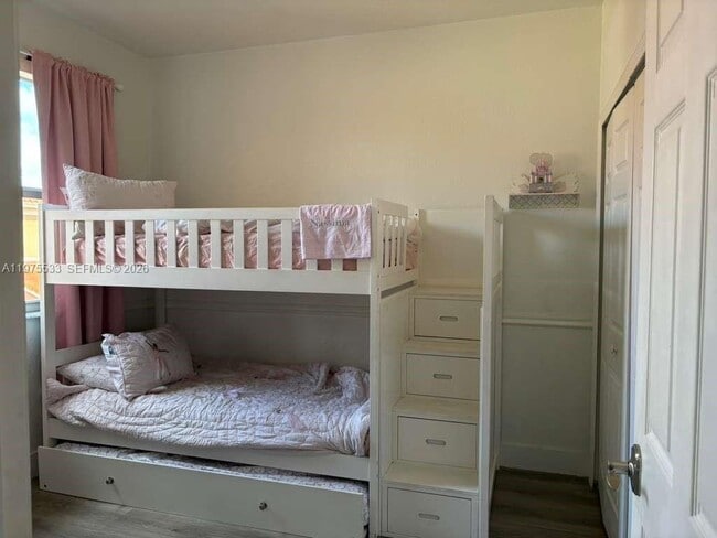 Building Photo - 6104 NW 114th Pl