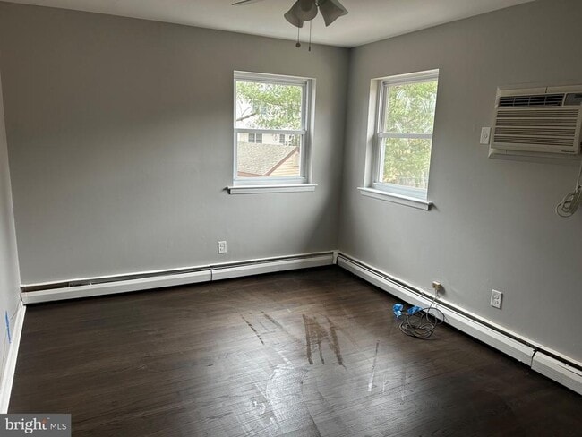 Building Photo - 839 Garrett Rd