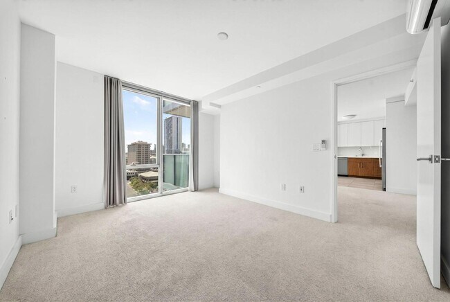 Building Photo - 629 Keeaumoku Street - Azure Ala Moana #1303