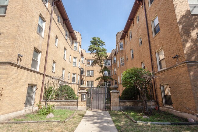 Primary Photo - 2212 E 70th St