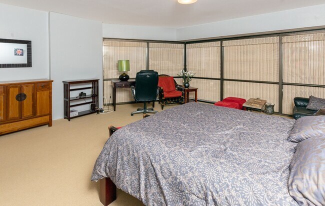 Building Photo - 1 BD Fully Furnished Downtown Location