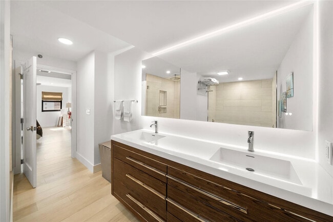 Building Photo - 1201 S Ocean Dr