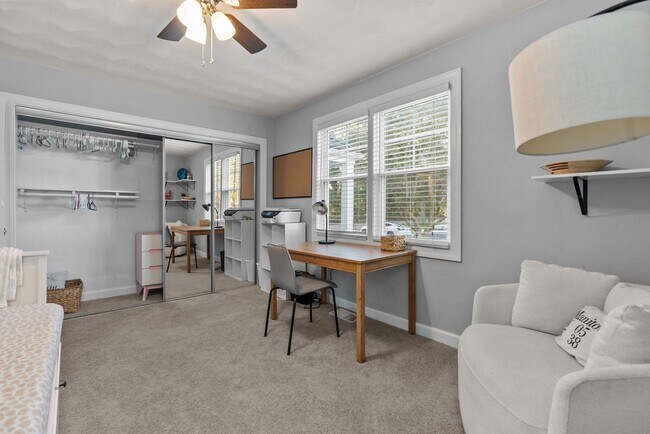 Building Photo - Furnished 4 bedroom Near NOB