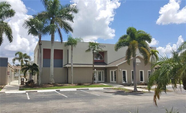 Building Photo - 194 Santa Clara Dr