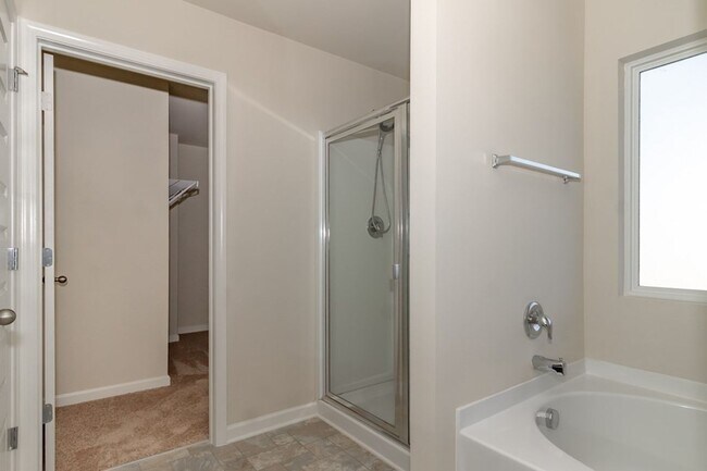 Building Photo - 4702 Southwind Rd