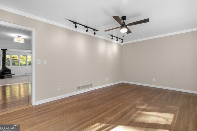 Building Photo - 2958 Harcourt Dr