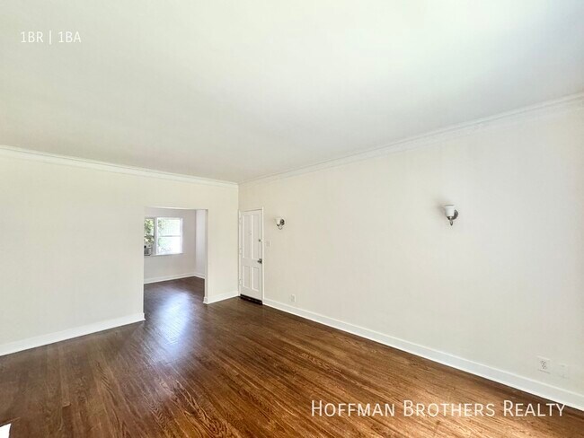 Building Photo - 5446 1/2 Harold Way -6A