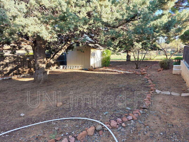 Building Photo - 490 Deer Pass Dr
