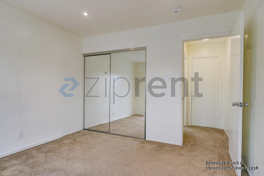 Building Photo - 468 90th St