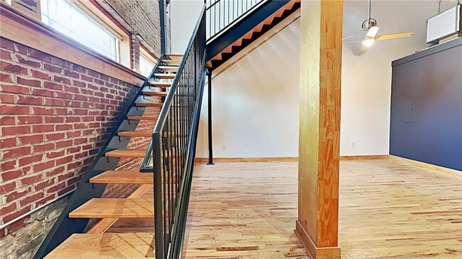 Building Photo - 267 Peters St SW