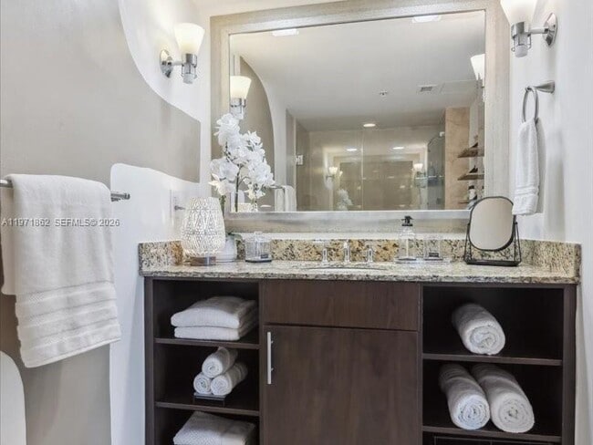 Building Photo - 2670 E Sunrise Blvd