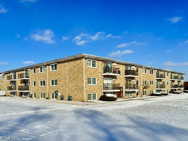 Building Photo - 520 N Mill Rd