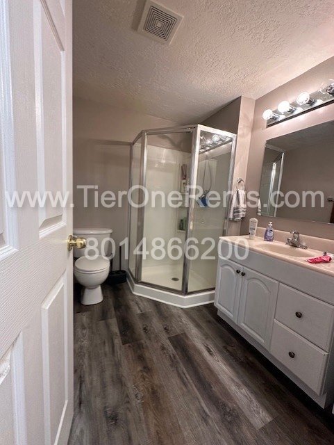 Building Photo - This property offers a NO DEPOSIT option available for qualified renters!