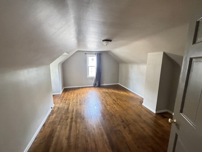 Building Photo - 3 bedroom home in SE Grand Rapids!