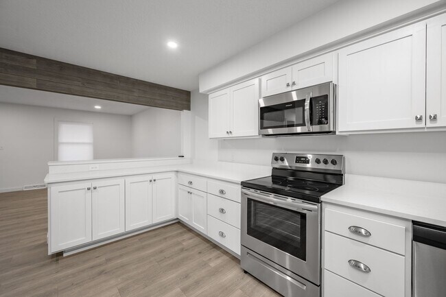 Building Photo - 3348 S Fairway Ave