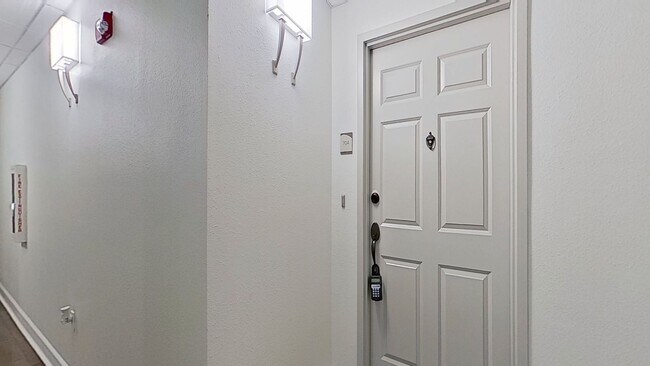 Building Photo - Welcome to San Marco Place!