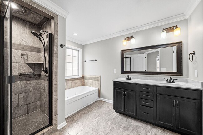 Building Photo - 739 Gaine Lynn Dr