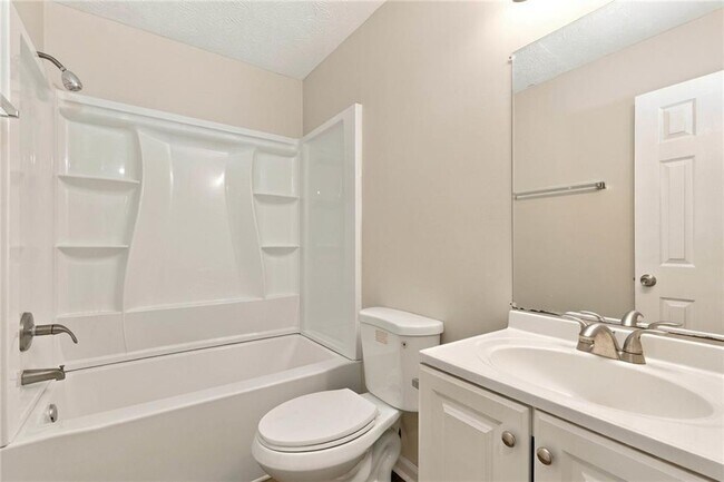 Building Photo - 2741 Oxford Dr