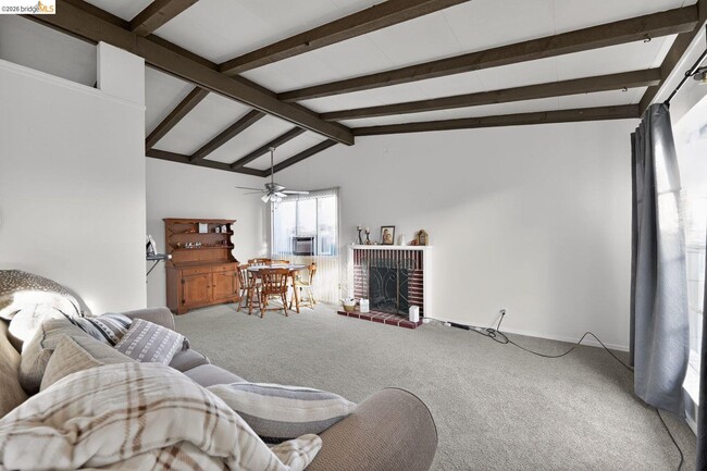 Building Photo - 16 Bryan Ave