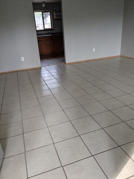 Primary Photo - 1210 Voelker Ave