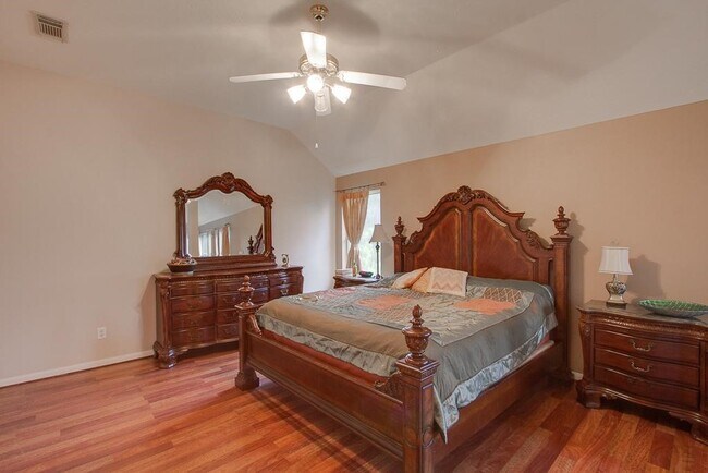 Building Photo - 8002 Weeping Willow Pl