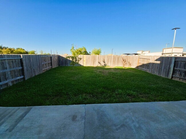 Building Photo - 16626 Cliff Vale Ct