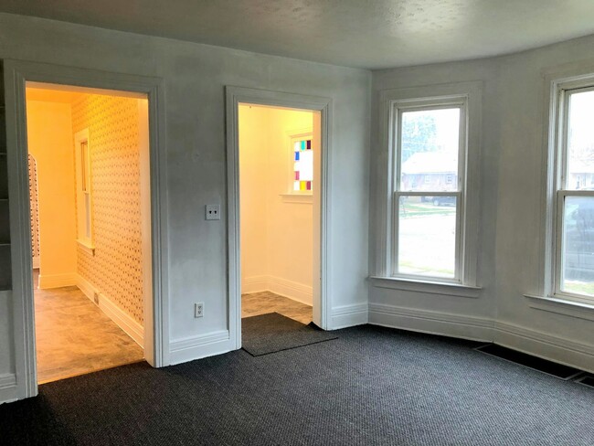 Building Photo - 1977 Prospect Ave