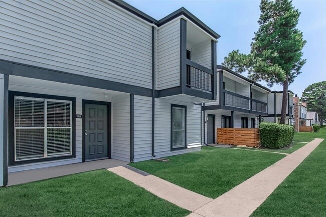 Building Photo - 18001 Cypress Trace Rd