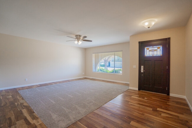 Building Photo - 1610 E Windjammer Way