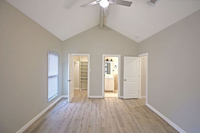 Building Photo - 772 Vista Pkwy