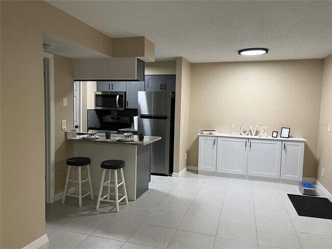 Building Photo - 211 Thorntree Pl