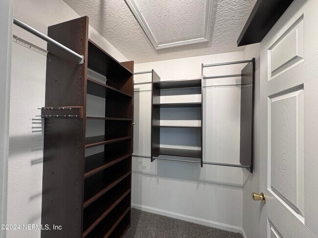 Building Photo - 6985 Ortega Woods Dr