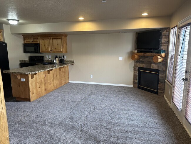 Building Photo - 3521 N Fox Run Dr