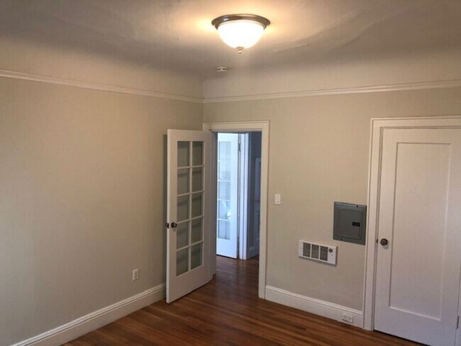 Building Photo - 3155 Broderick St