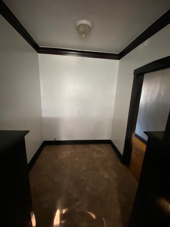 Building Photo - 4310 N Pulaski Rd