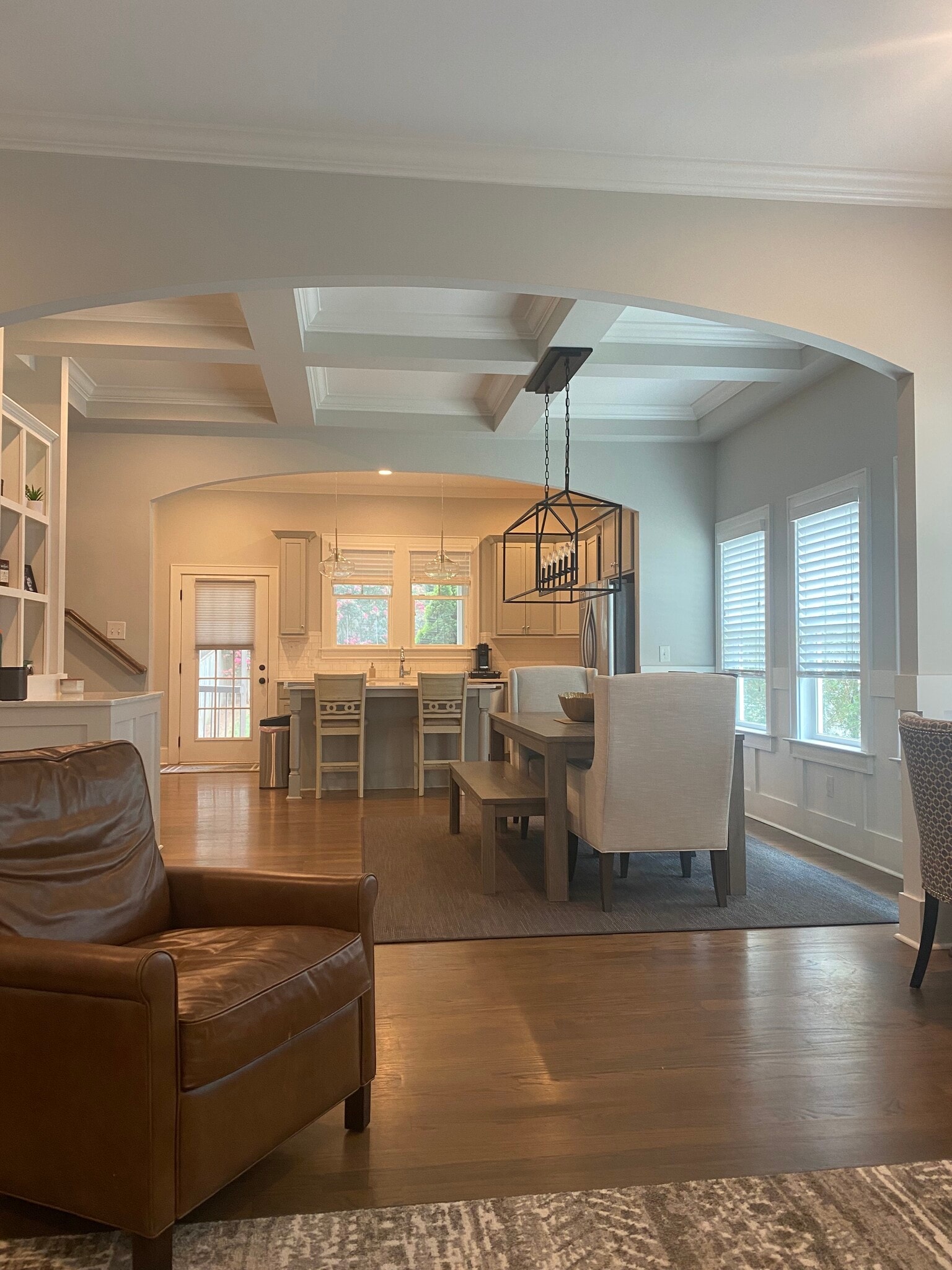living room and dining room, open - 2556 Vail Ave