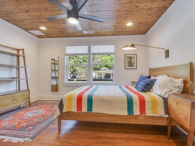 Building Photo - 1313 Garden St