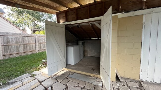 Building Photo - Three Bedroom Home in Winter Park
