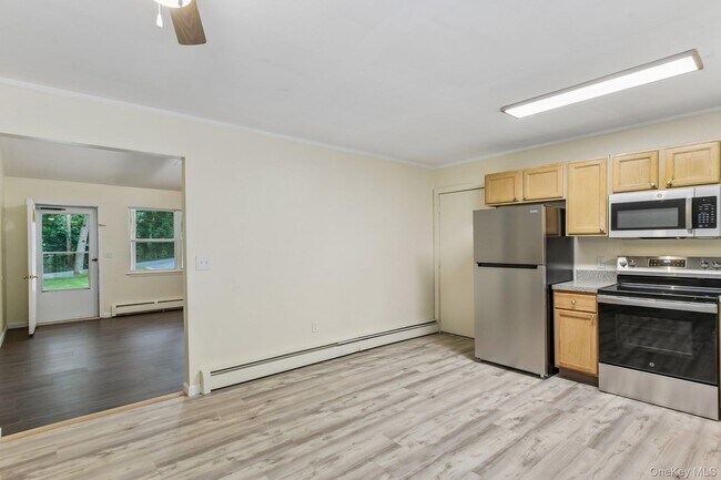 Building Photo - 22 Red Maple Rd