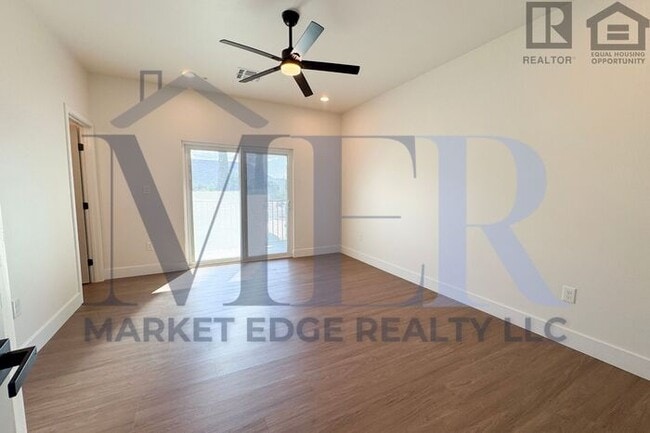Building Photo - 3Bed/2.5Bath House in Sedona! Ready for Im...