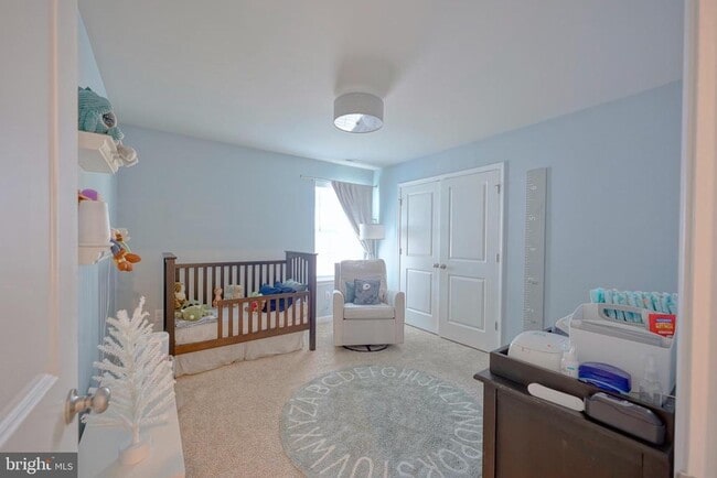 Building Photo - 65 Westmont Dr