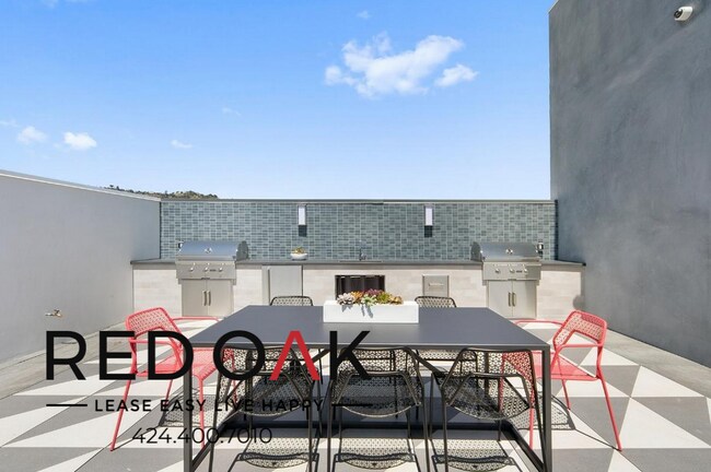 Building Photo - 1001 N Fairfax Ave