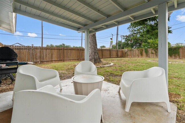 Building Photo - 9107 Shepard Dr