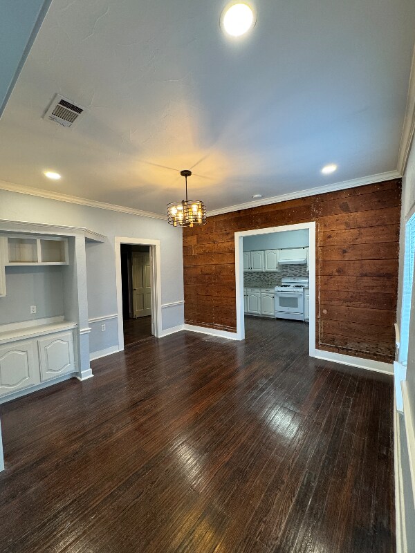 Building Photo - 5639 Santa Fe Ave