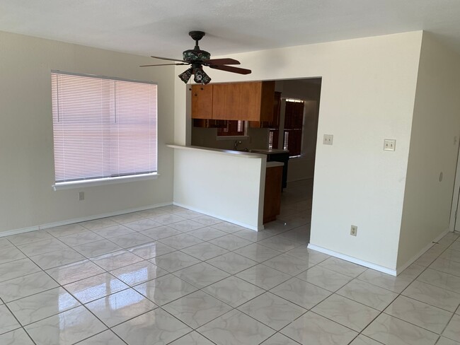 Building Photo - 2230 Bird Island Dr