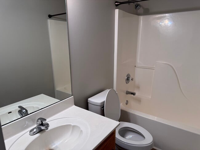 Building Photo - 5708 Sunburst Ct
