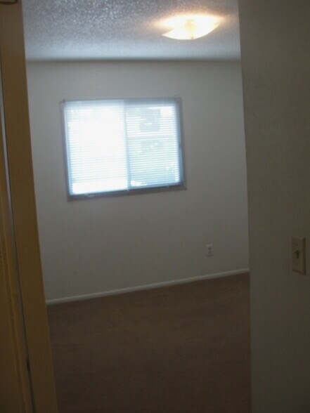 4th Bedroom - 4595 N 17th Ave